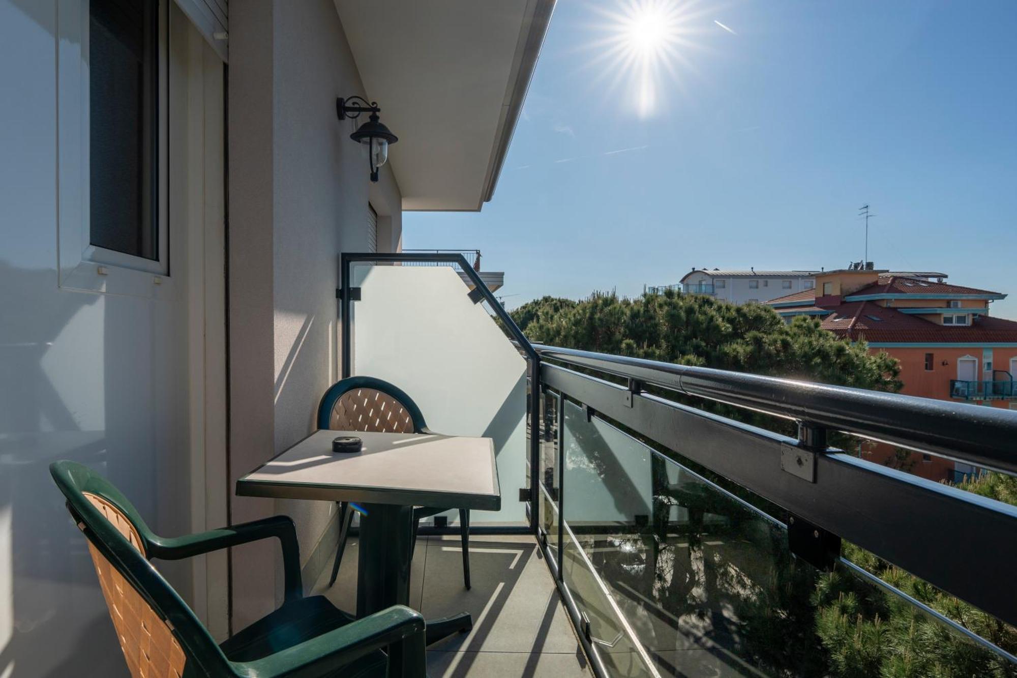 Kennedy Hotel 3*