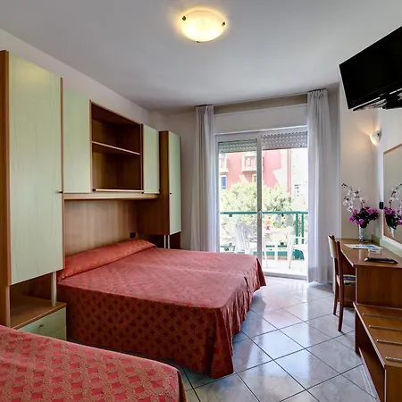 Kennedy Hotel 3*