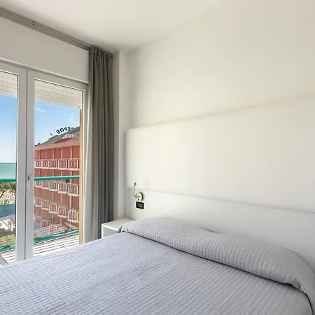 Kennedy Hotel 3*