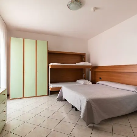 Kennedy Hotel 3*